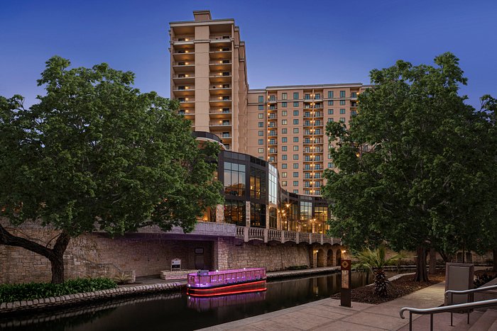 Embassy Suites Hotel Riverwalk