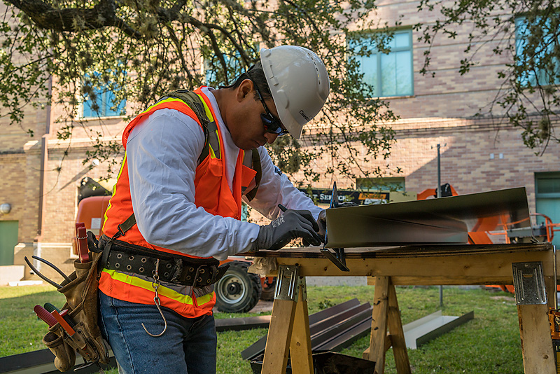 commercial roofing and sheet metal and roof maintenance